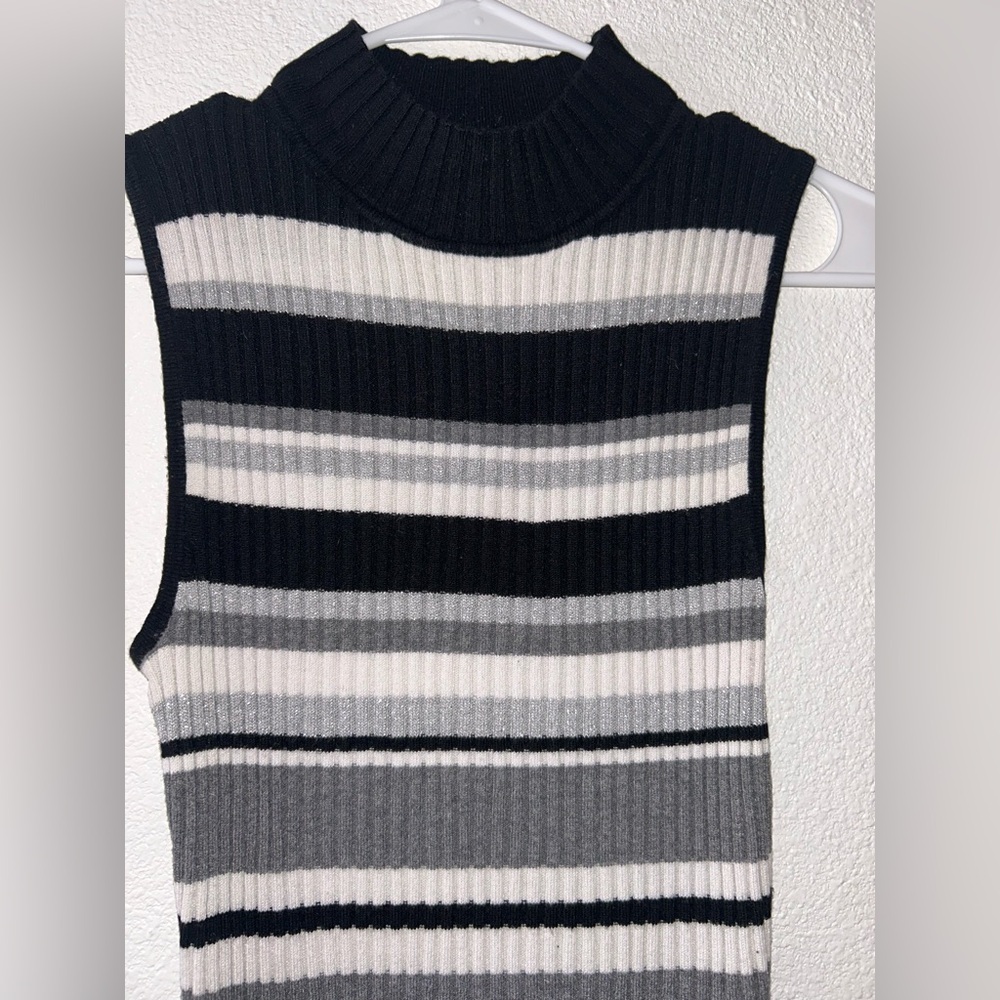 Hooked Up by IOT Black and Gray Striped Turtleneck Sweater
